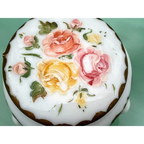 Vintage footed Porcelain Trinket box Hand painted roses - Picture 3 of 7